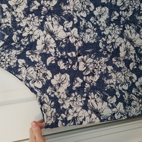 Fortune + Ivy halter tank - Picture 7 of 10